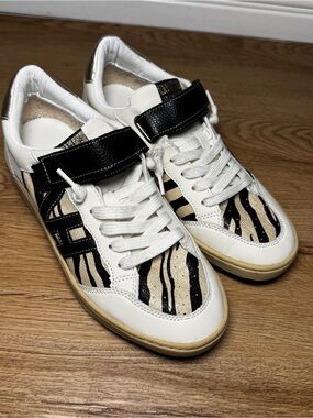 Vintage property Havana Next Women's white black leather zebra Sneakers size 8